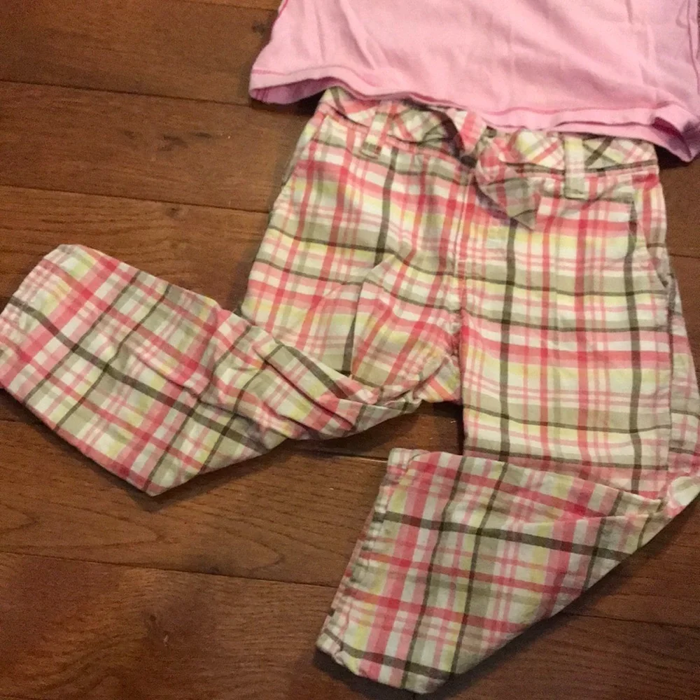 SUPER cute girl’s Osh Kosh outfit
